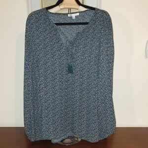 DR2 Navy and White Patterned Blouse